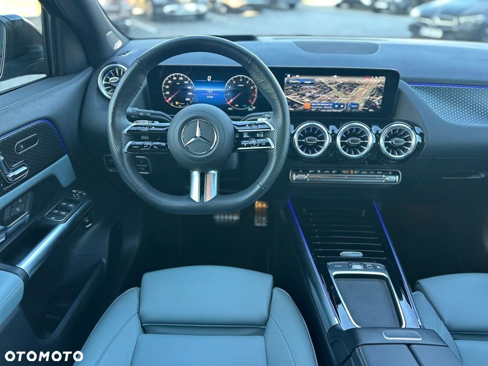 Mercedes-Benz GLA - 9