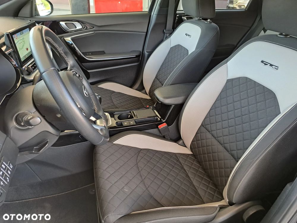 Kia ProCeed 1.5 T-GDI GT Line - 19