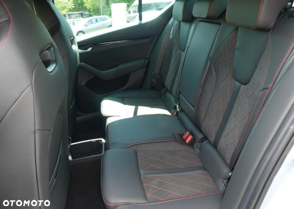 Skoda Octavia 2.0 TSI RS DSG - 9