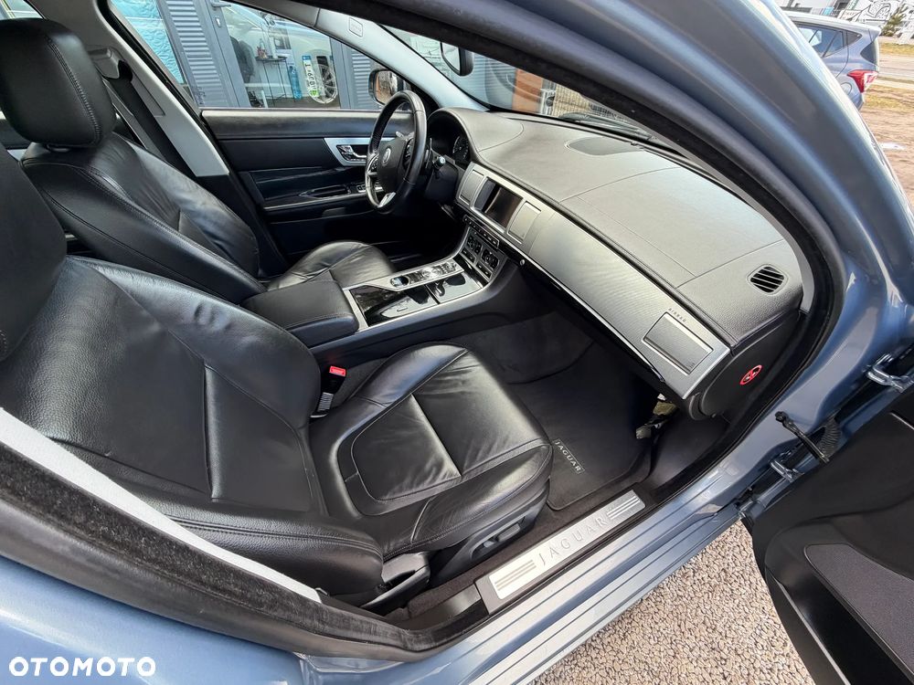 Jaguar XF 2.2 - 27