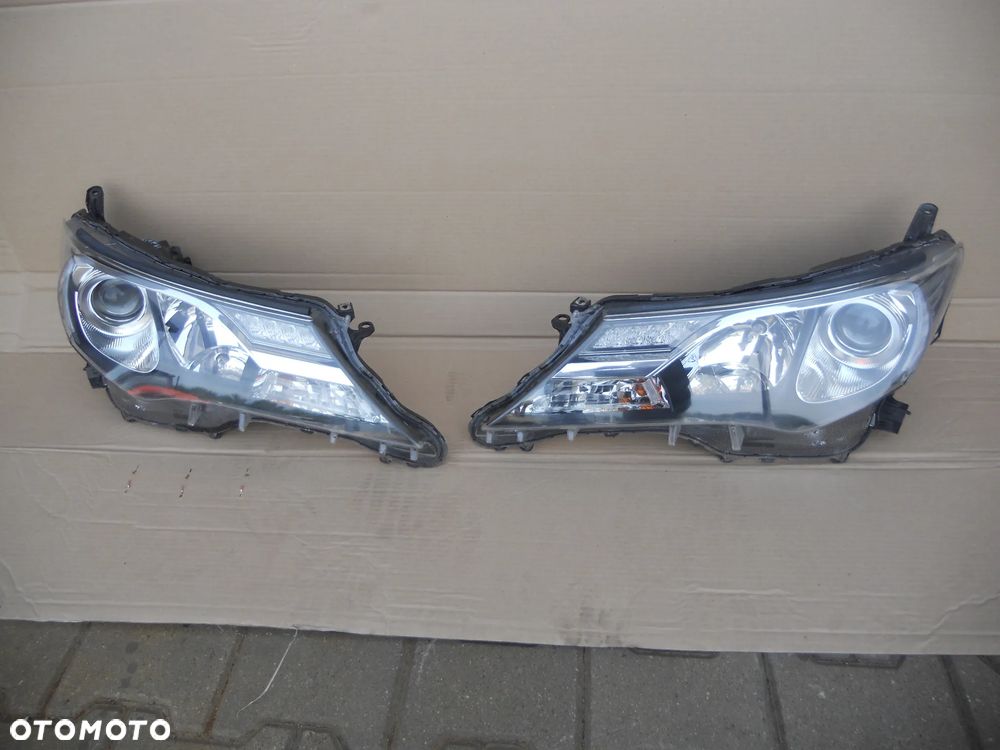 TOYOTA RAV4 IV 13-15 lampa lewa przednia zwykla eu
