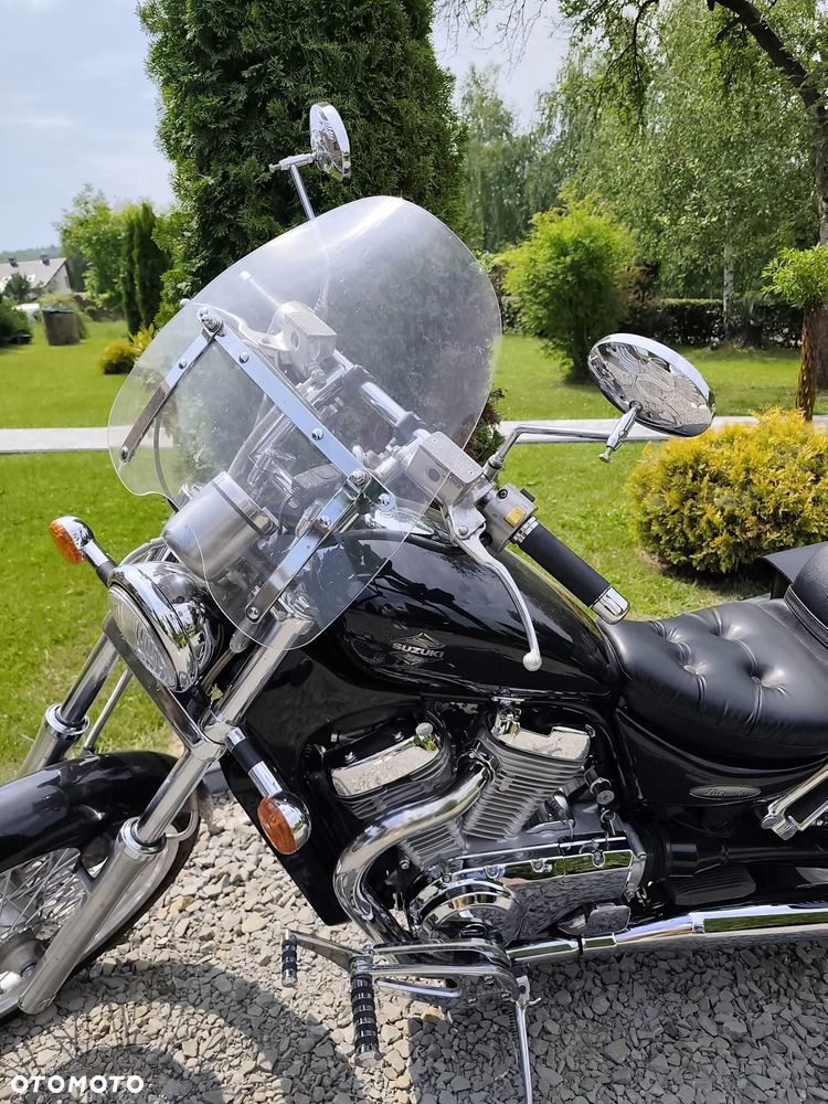 Suzuki Intruder - 3