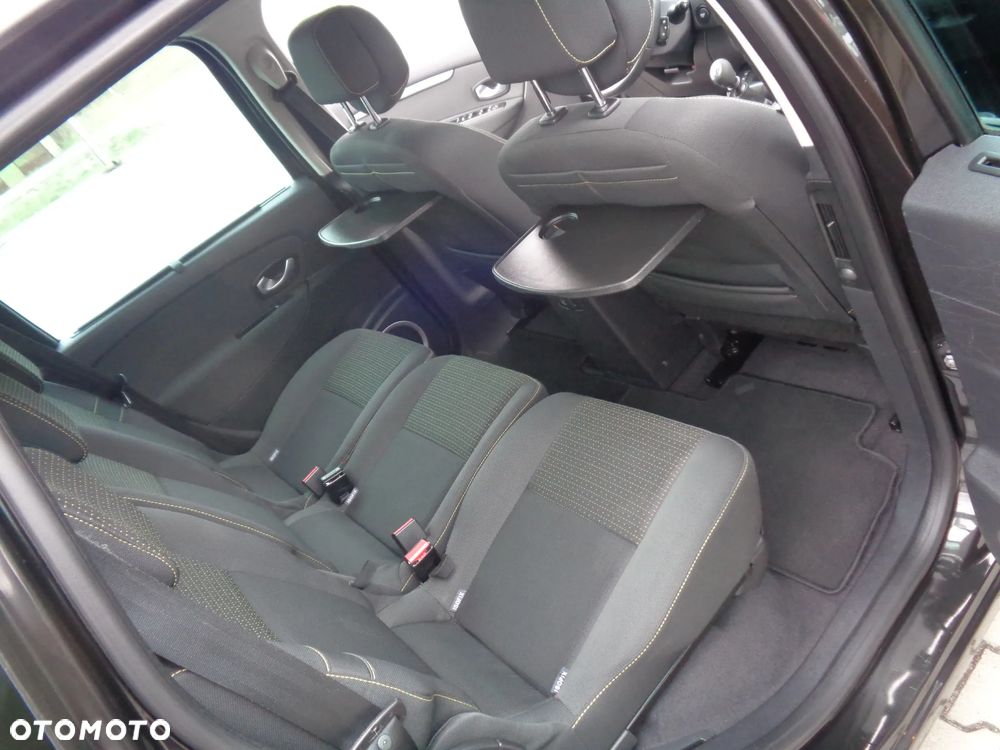 Renault Scenic 1.6 16V Luxe Privilege - 18