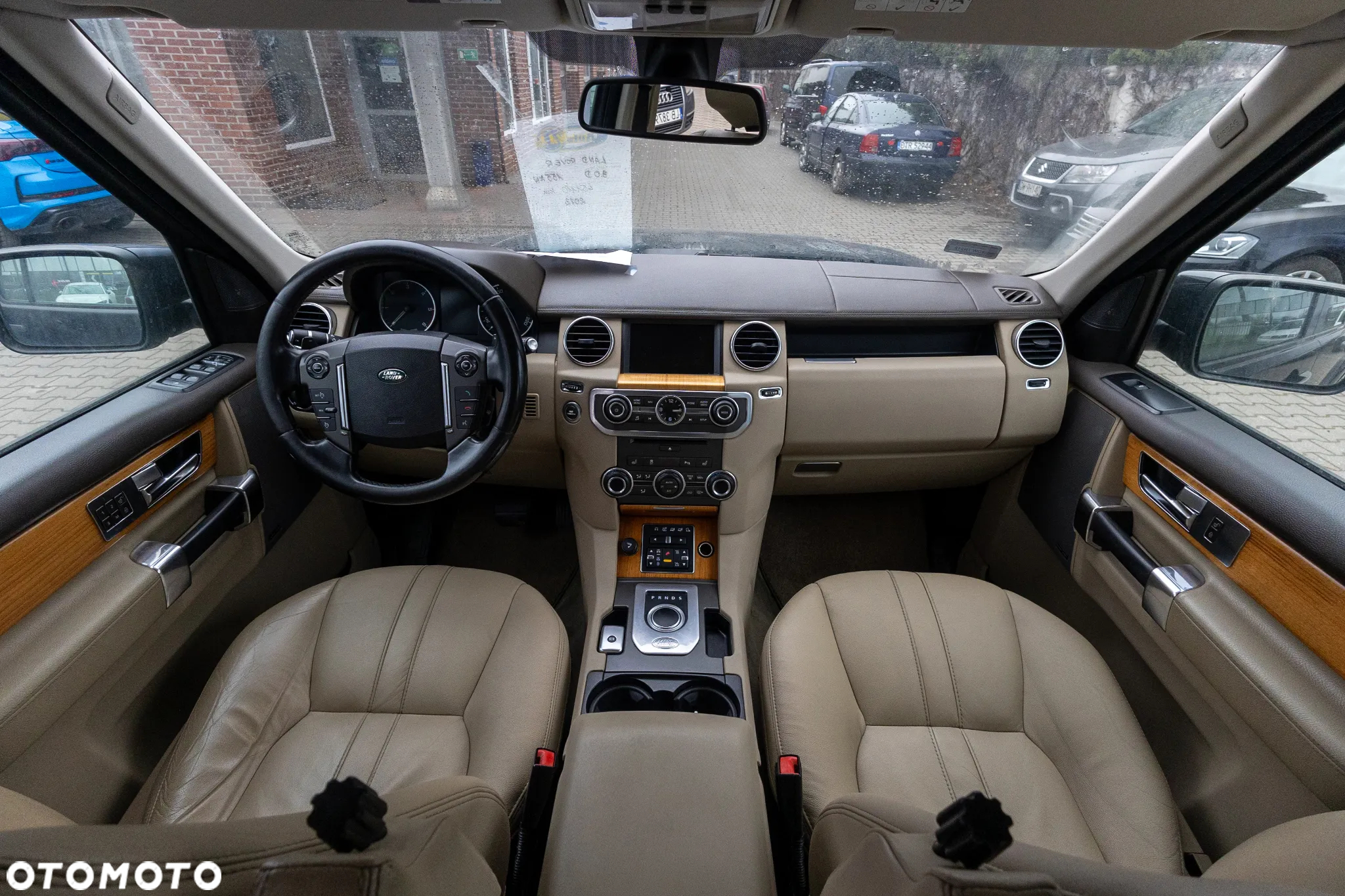 Land Rover Discovery IV 3.0D V6 HSE - 9