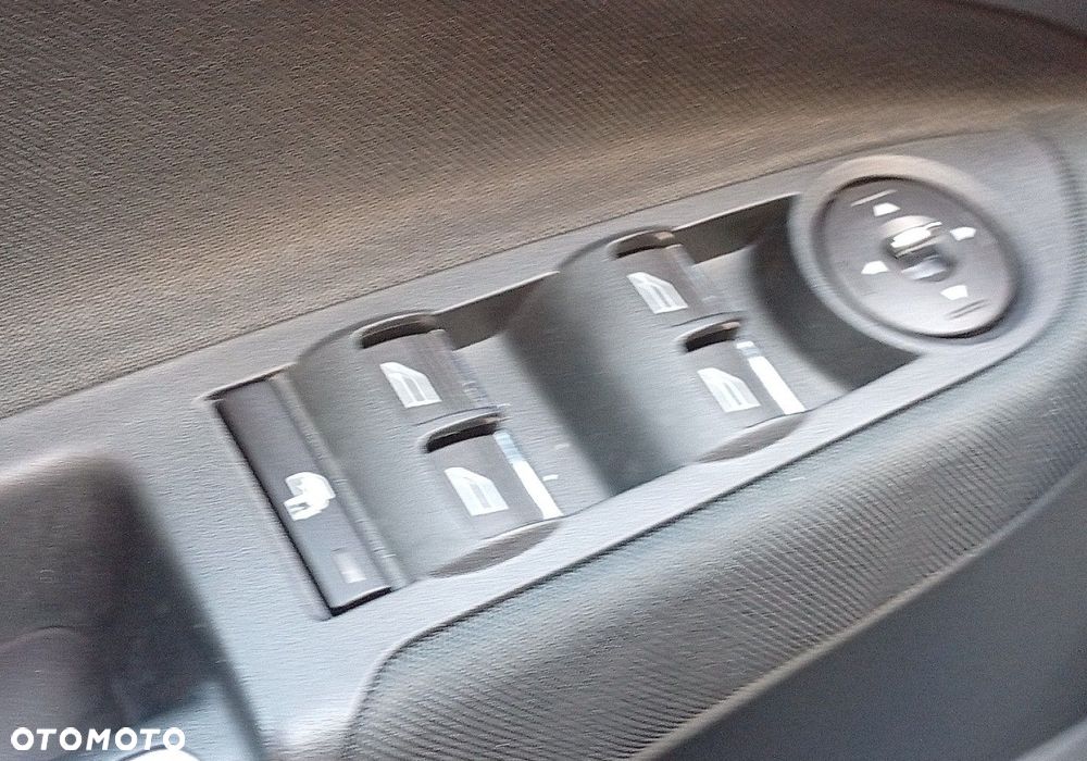 Ford Grand C-MAX - 34