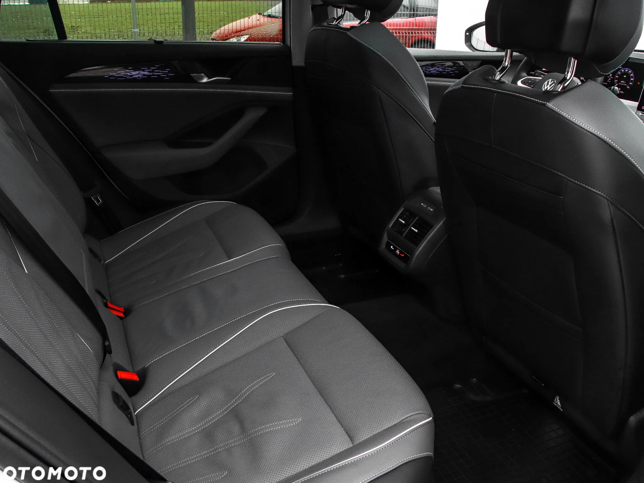 Volkswagen Passat 2.0 TDI EVO Elegance DSG - 13