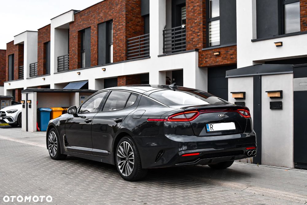 Kia Stinger 2.0 T-GDI GT Line - 3