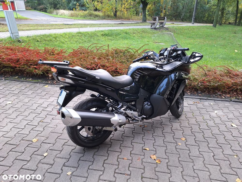 Kawasaki GTR - 13