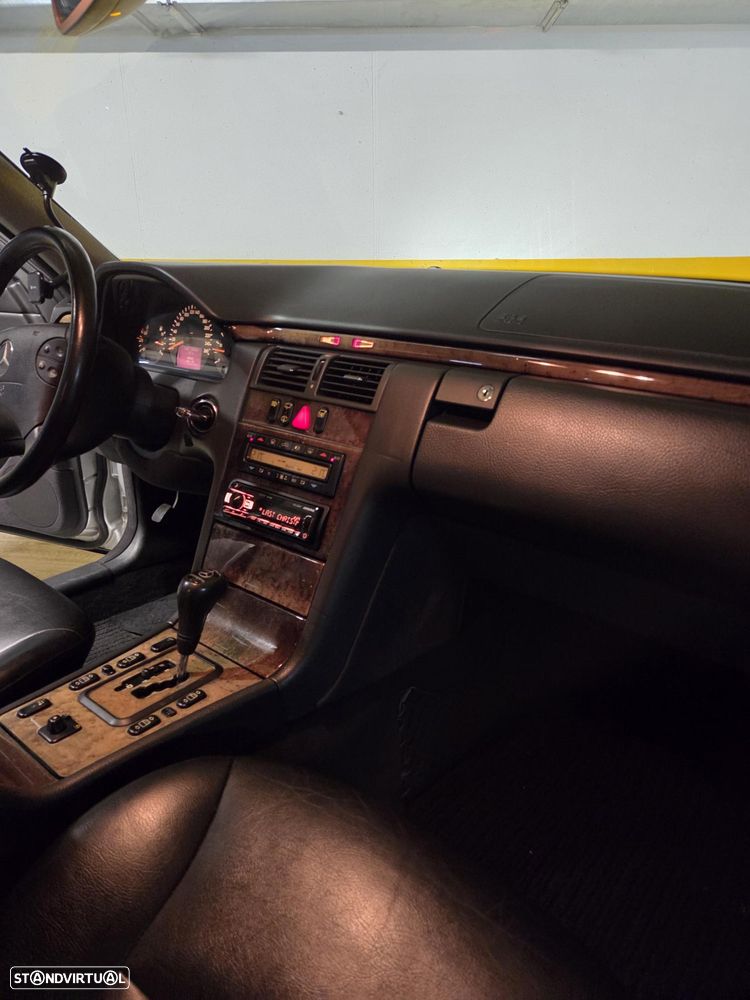 Mercedes-Benz E 320 CDi Avantgarde - 15