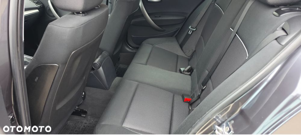 BMW Seria 1 120i - 9