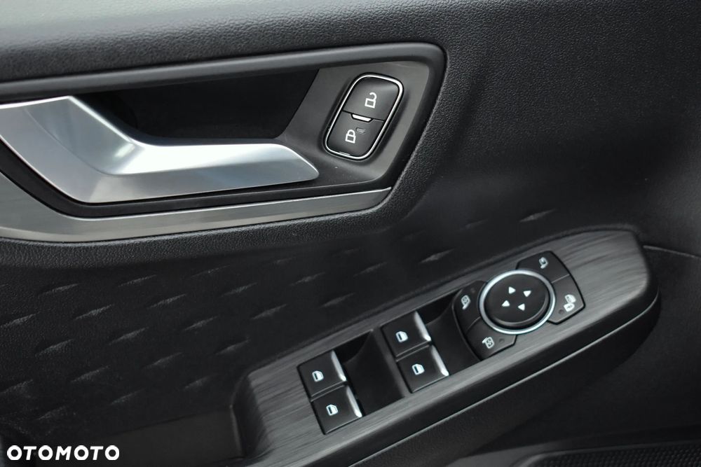 Ford Kuga 2.0 EcoBlue 4x4 TITANIUM X - 24