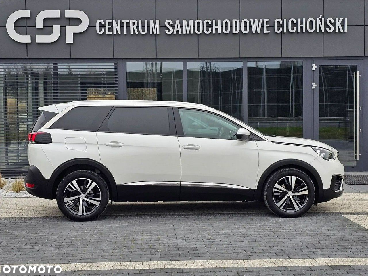 Peugeot 5008 1.6 PureTech Allure S&S EAT8 - 32