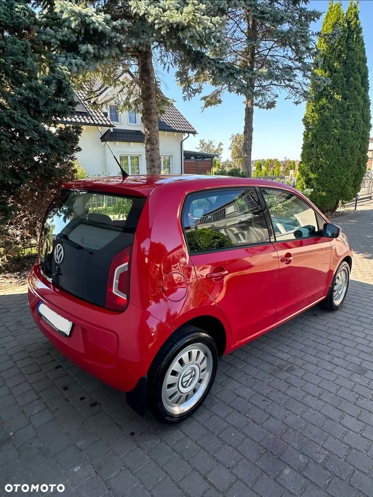 Volkswagen up! Active - 6
