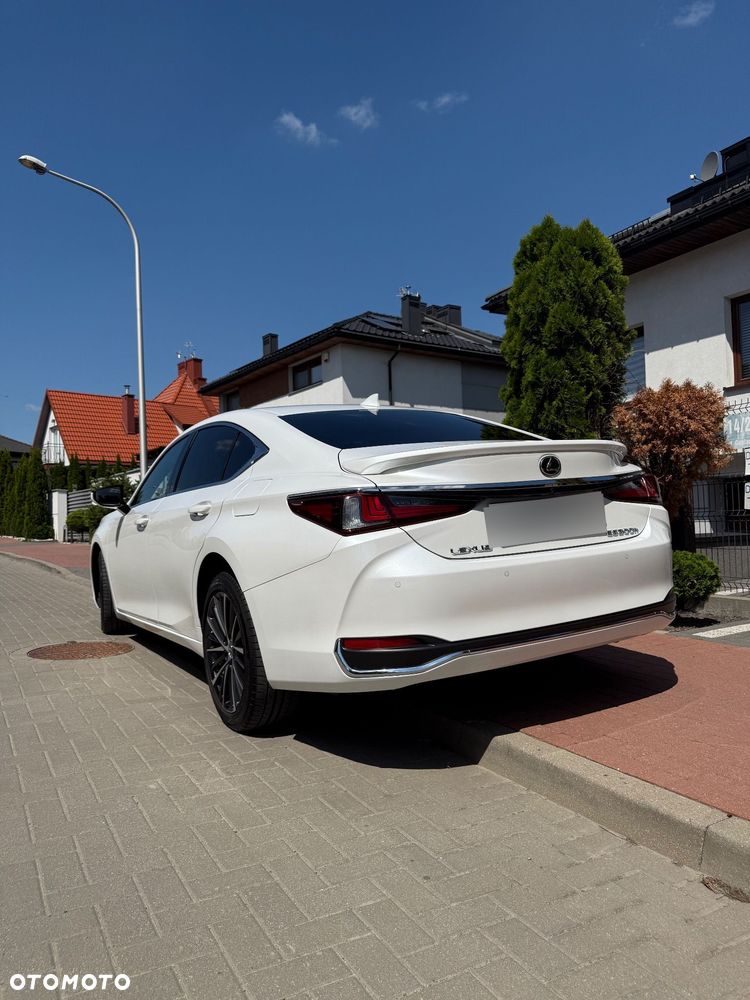 Lexus ES 300h Business Edition - 2
