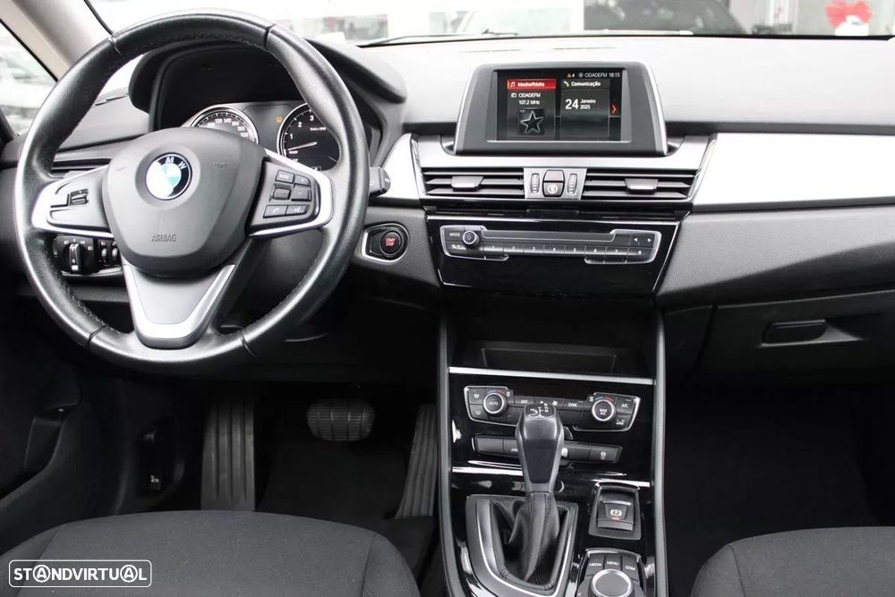 BMW 225xe Active Tourer - 8