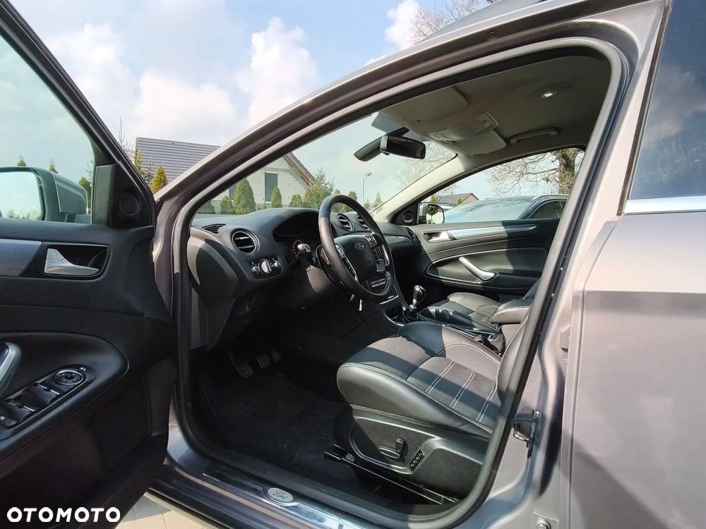 Ford Mondeo 2.0 TDCi Titanium - 24