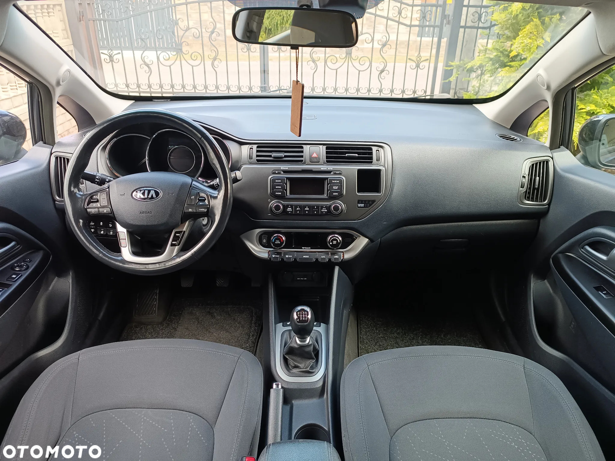 Kia Rio 1.4 L - 7