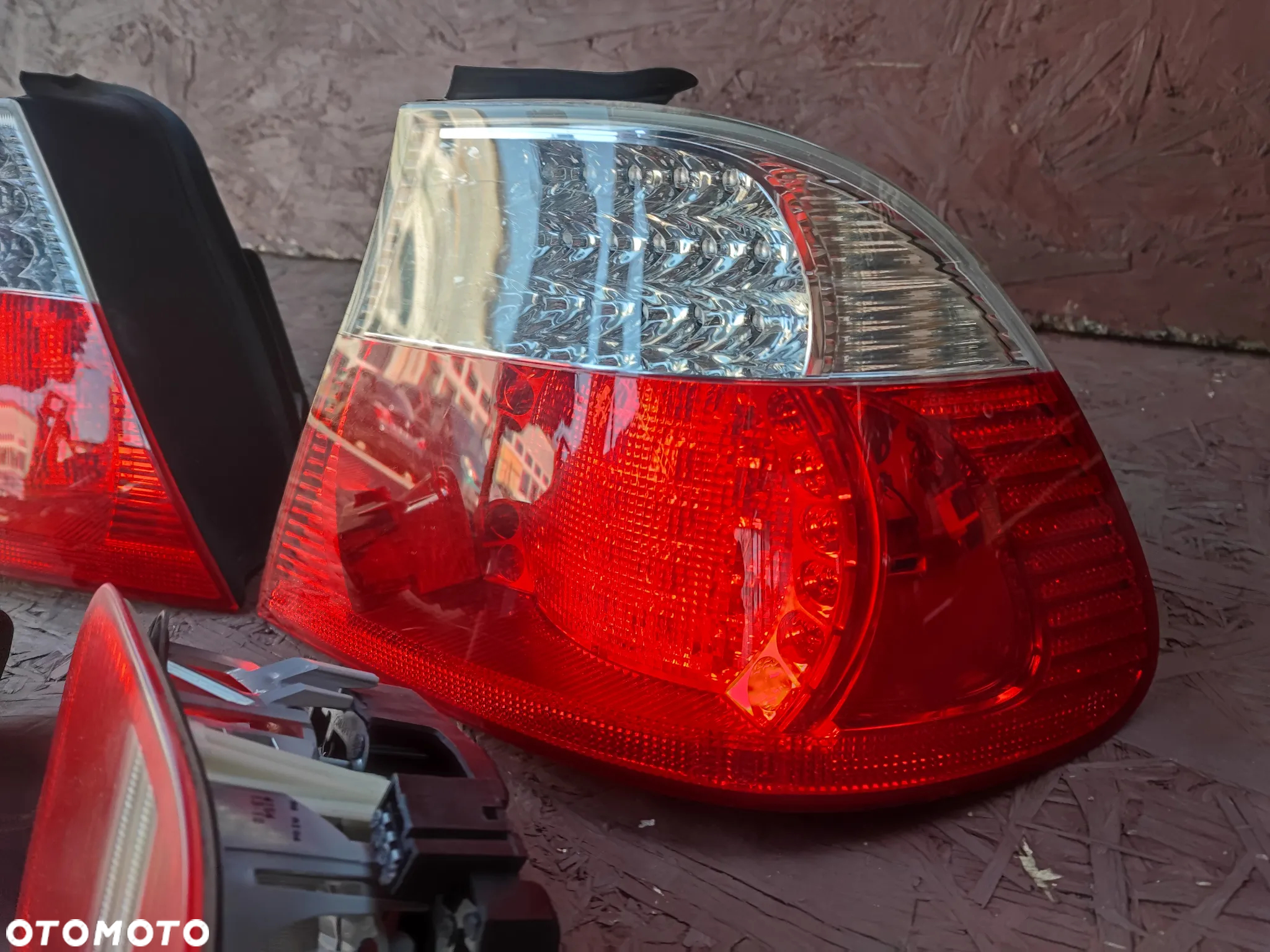 BMW E46 COUPE ORYGINALNE LAMPY TYŁ LED / DIODOWE POLIFT + KOSTKI + WKŁADY O NR. 63 21 6 920 699 / 63 21 6 920 700 OEM M-PAKIET ( BIAŁY KIERUNEK ) W BARDZO DOBRYM STANIE - 7