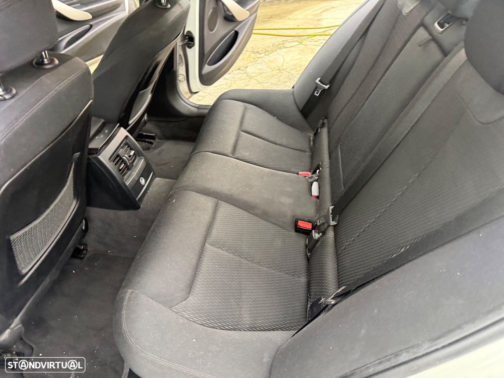 BMW 320 d Auto Pack M - 31