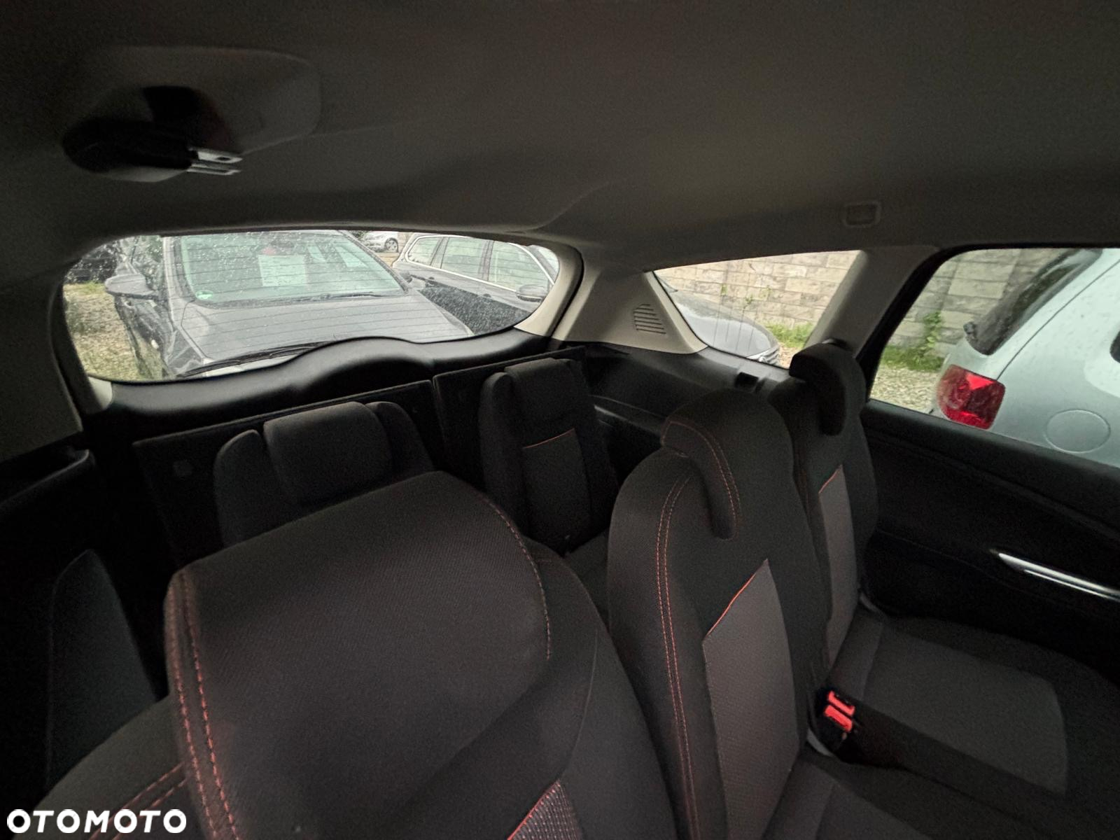 Ford S-Max - 6