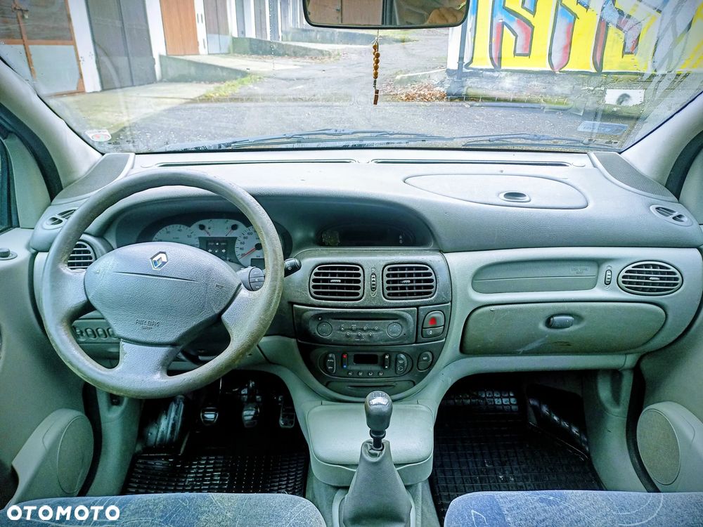 Renault Scenic 1.9 dCi Authentique - 9