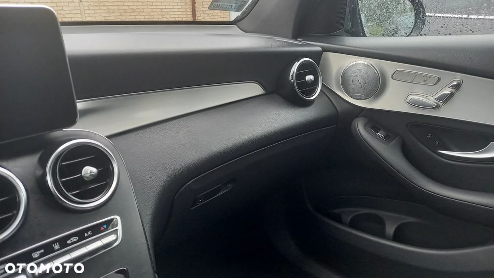 Mercedes-Benz GLC - 26