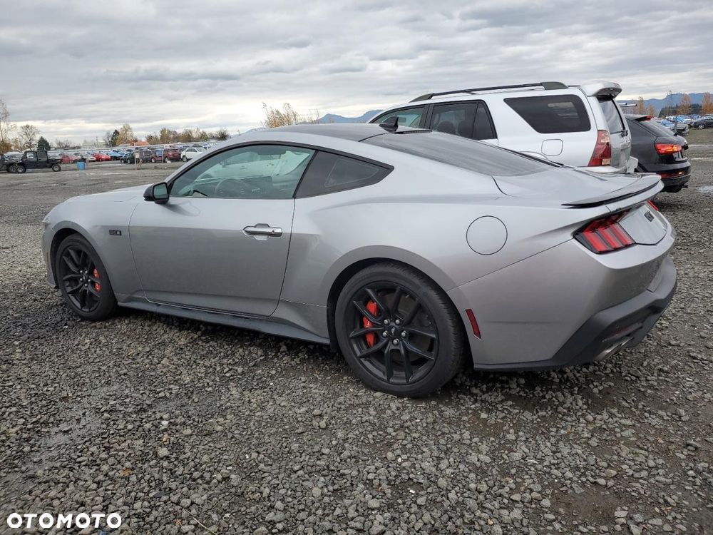 Ford Mustang 5.0 V8 GT - 2