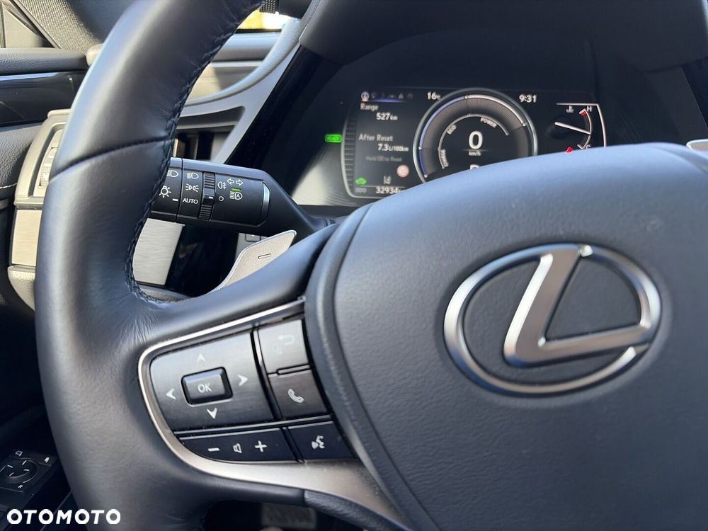 Lexus ES 300h Business Edition - 25