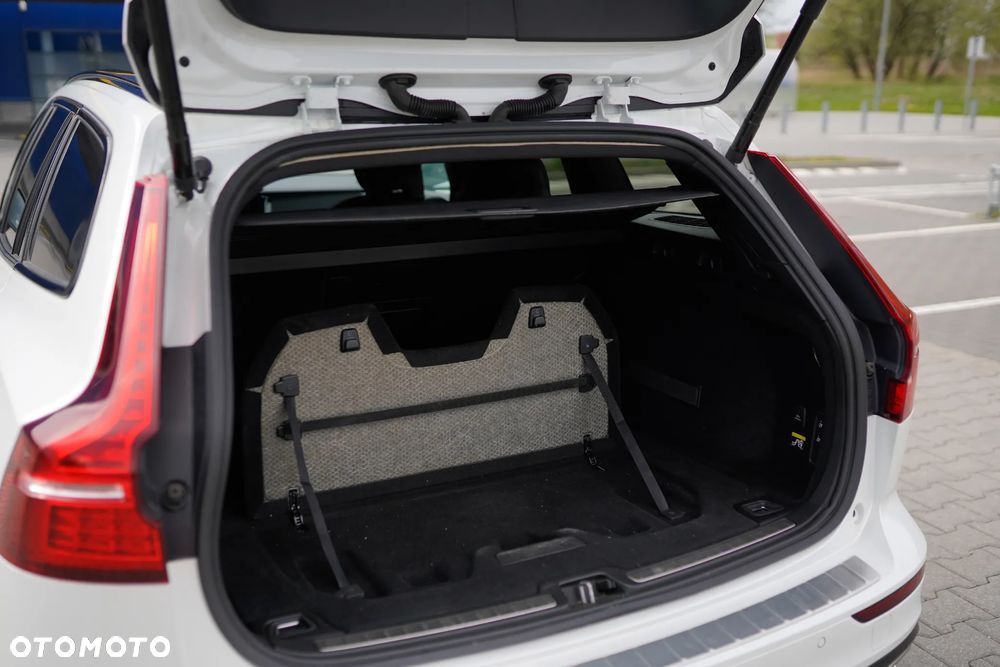 Volvo V60 D4 AWD R-Design - 27