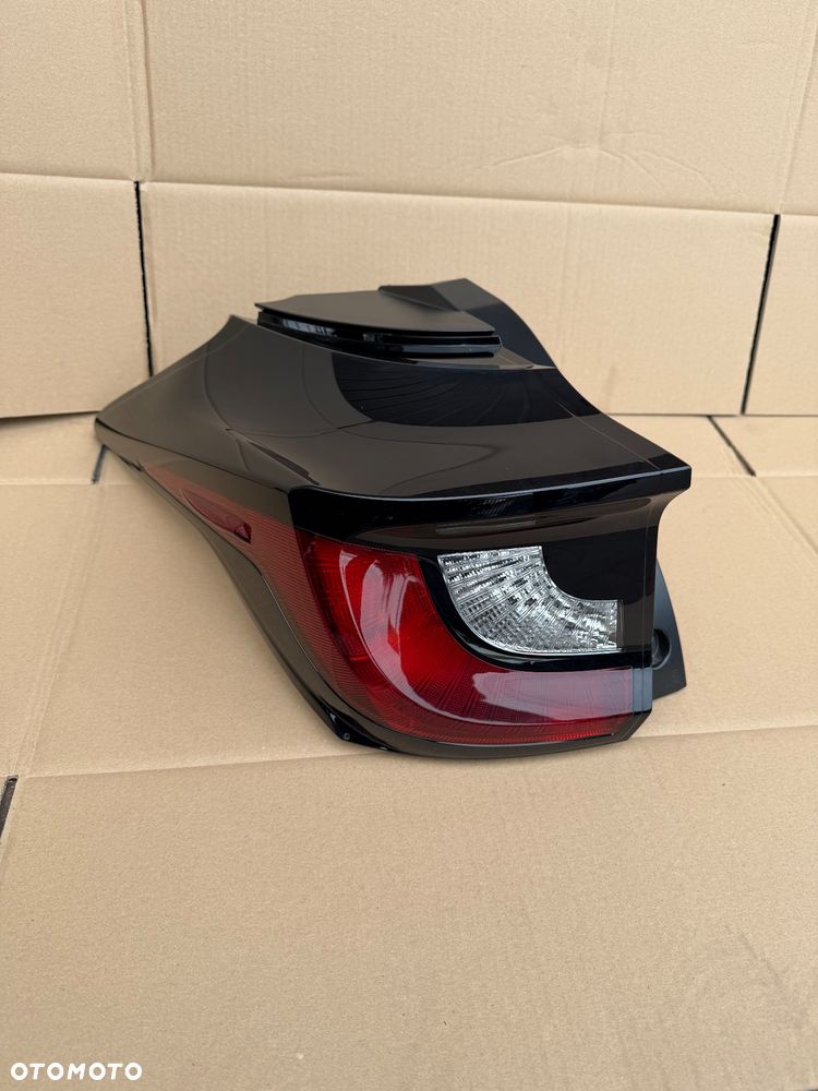 TOYOTA YARIS IV 20-25R LAMPA LEWA TYŁ ZWYKŁA - 1