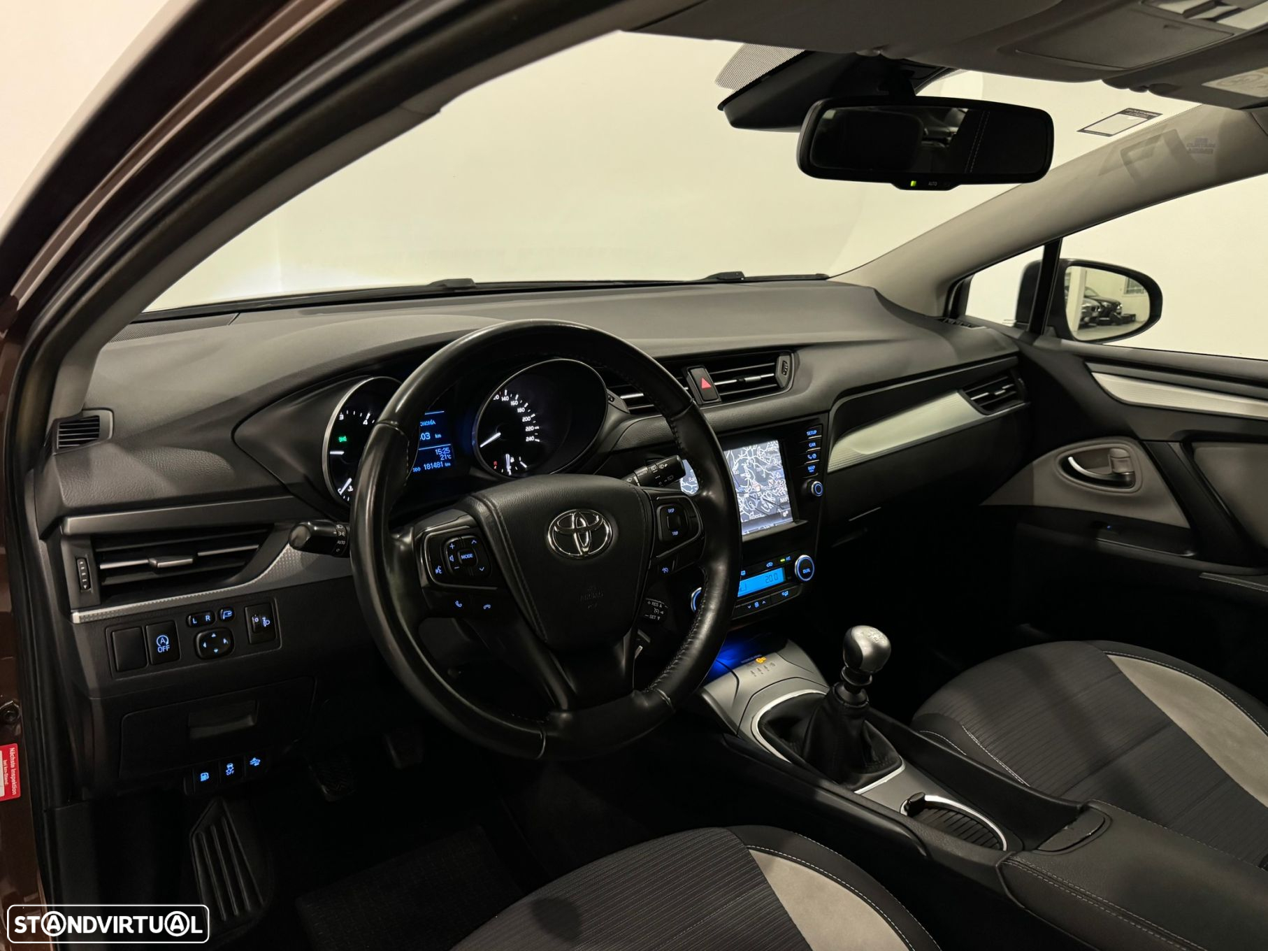 Toyota Avensis Touring Sports 1.6 D-4D Exclusive - 6