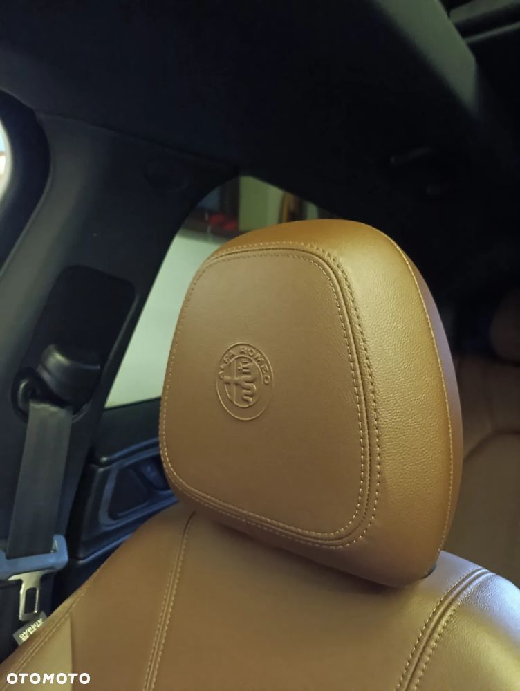 Alfa Romeo Stelvio 2.0 Turbo 16V AT8-Q4 Ti - 39