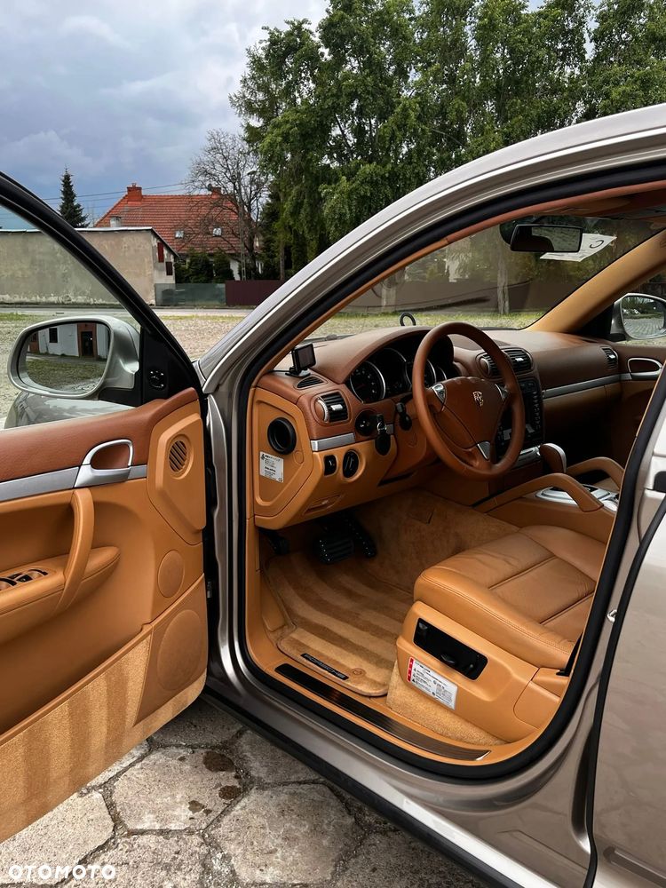 Porsche Cayenne - 9