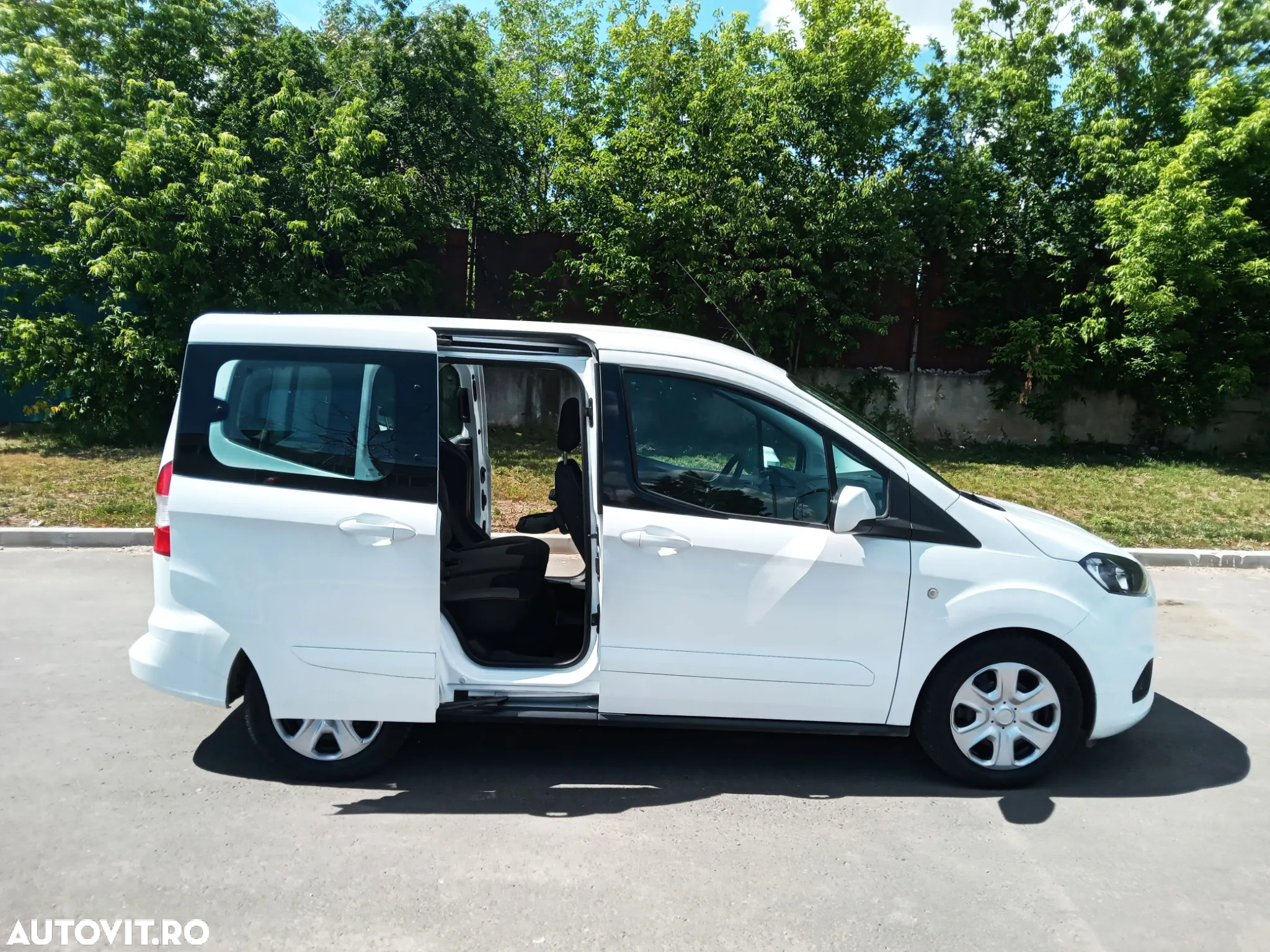 Ford Tourneo Courier 1.5 TDCi Trend - 6