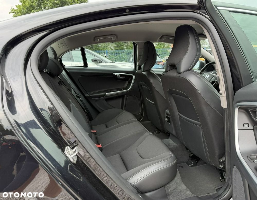 Volvo S60 D3 Drive-E Momentum - 12
