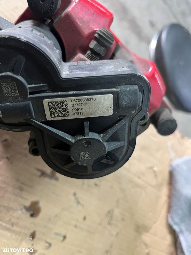 Etrieri electrici spate Maserati Levante 2017 - 5