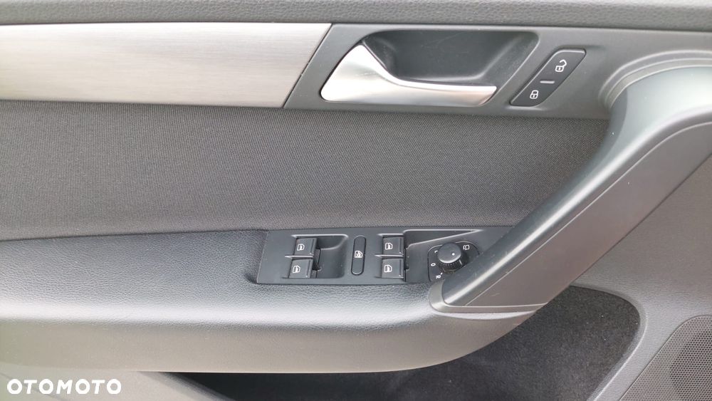 Volkswagen Passat - 26