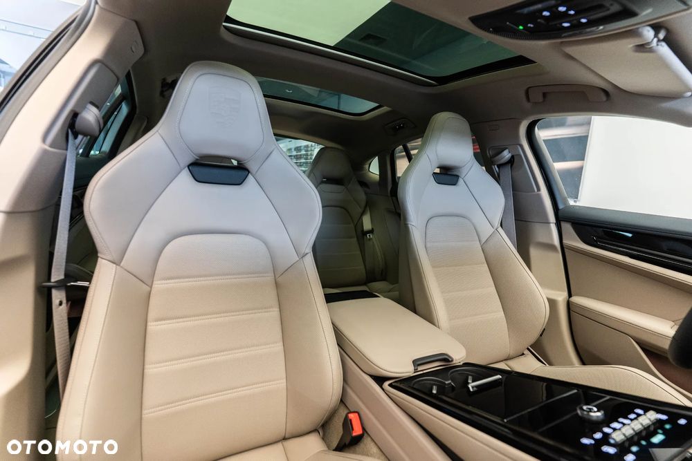 Porsche Panamera 4 - 16