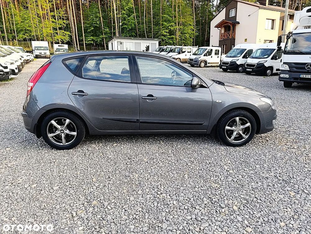 Hyundai i30 1.4 Classic + - 8