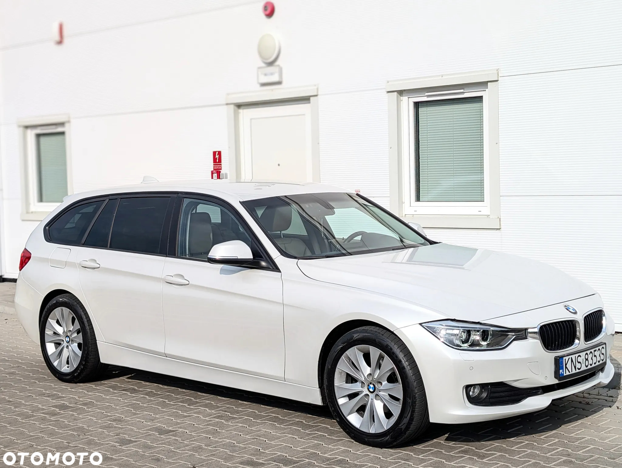 BMW Seria 3 320d DPF Touring Edition Exclusive - 10
