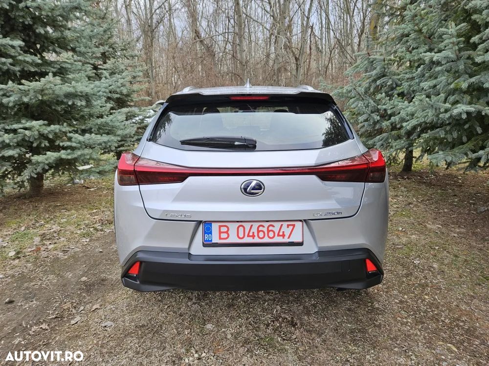 Lexus UX 250h E-FOUR Business - 3