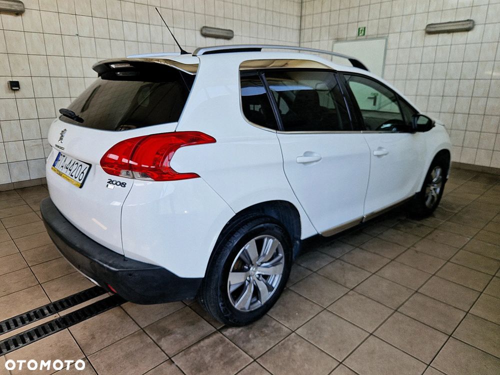 Peugeot 2008 1.6 e-HDi Allure S&S - 4