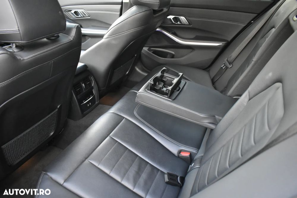 BMW Seria 3 320d xDrive AT MHEV - 21
