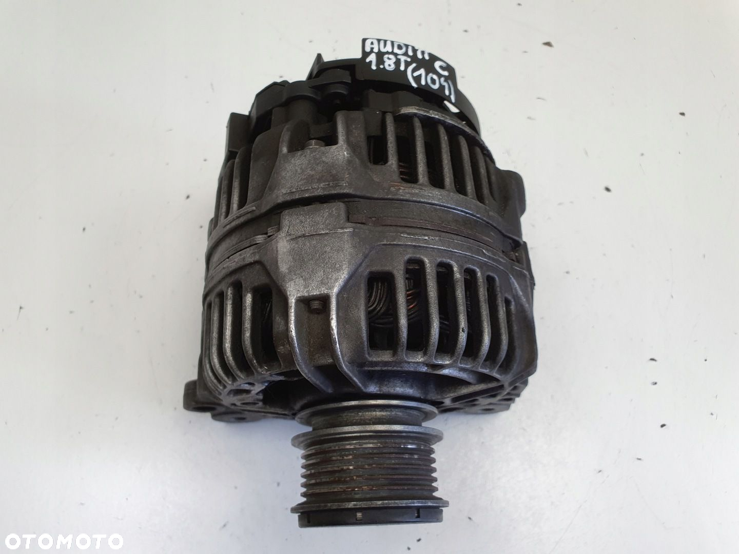 Audi TT 1.8 T ALTERNATOR bosch 028903028E 120A - 7