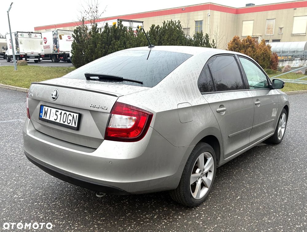 Skoda RAPID 1.4 TSI Style DSG - 8