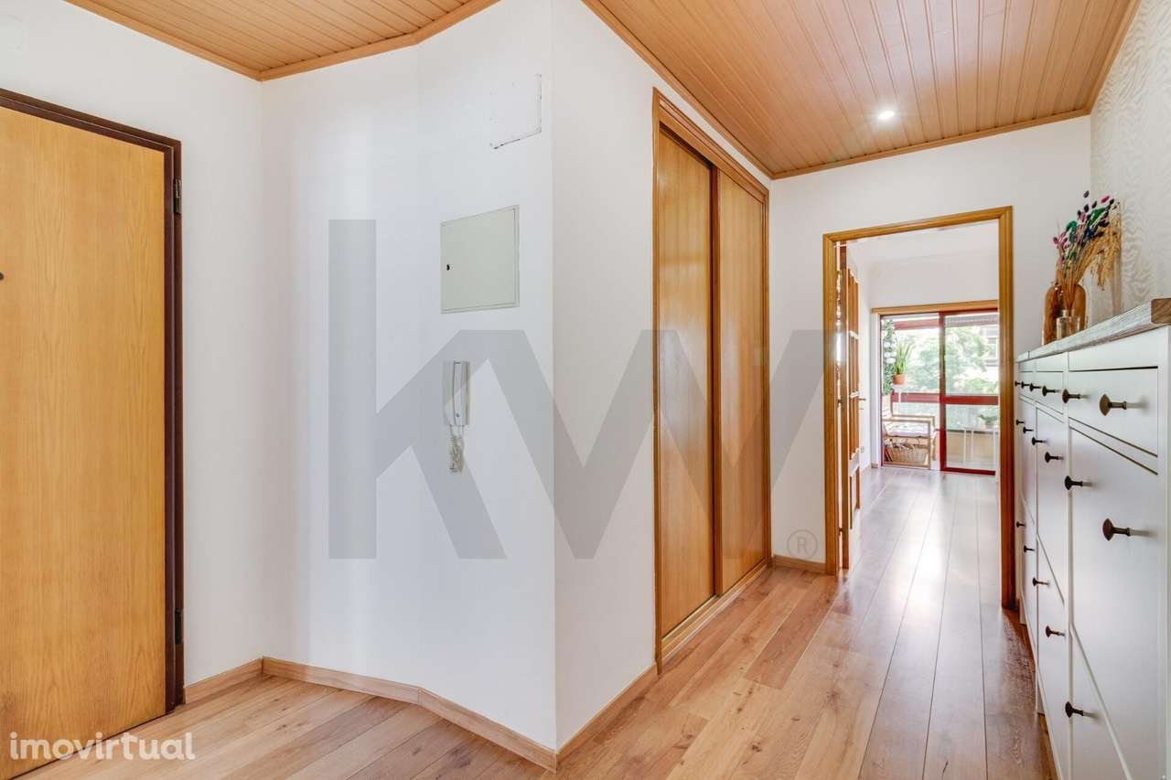 Apartamento T2 com Varandas, Terraço e Estacionamento  – Localização P - Grande imagem: 3/32