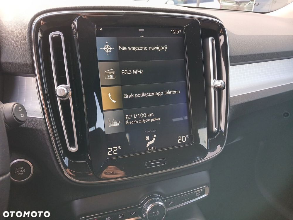 Volvo XC 40 T3 Momentum - 23