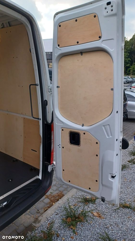 Mercedes-Benz Sprinter - 10