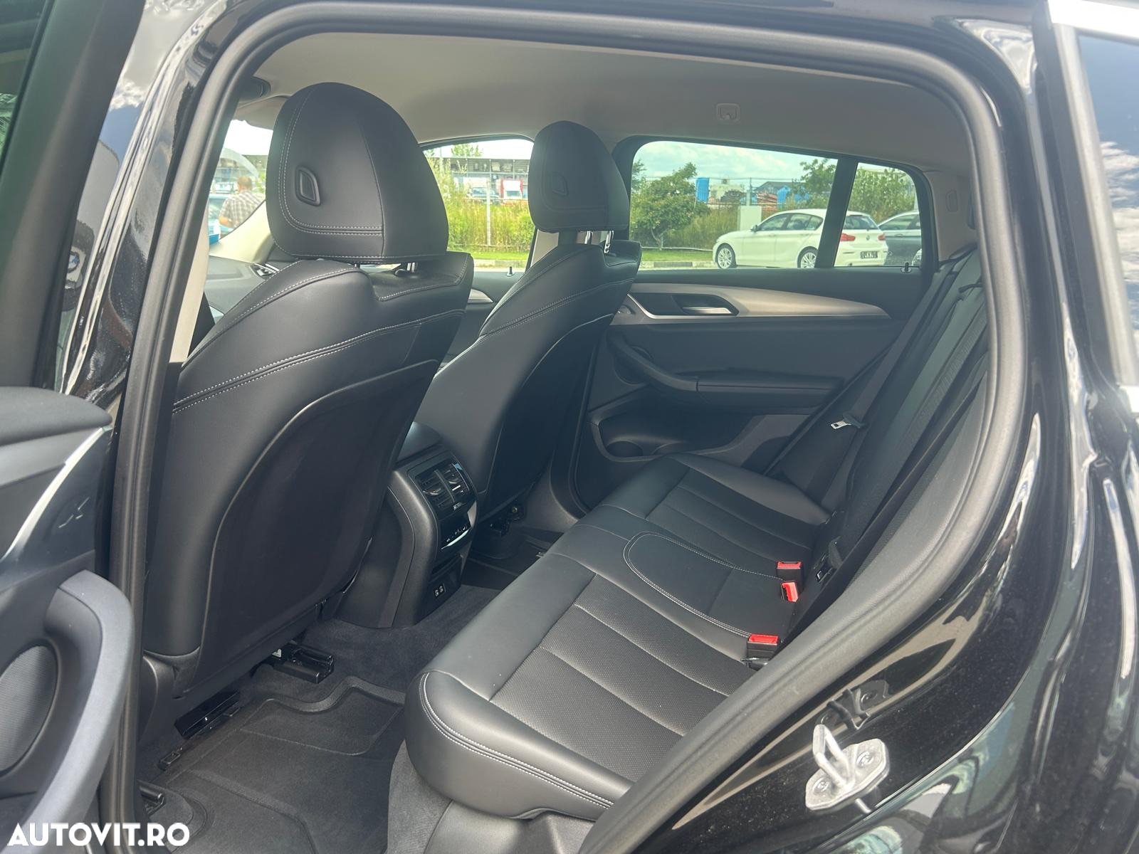 BMW X4 xDrive20i AT MHEV - 11