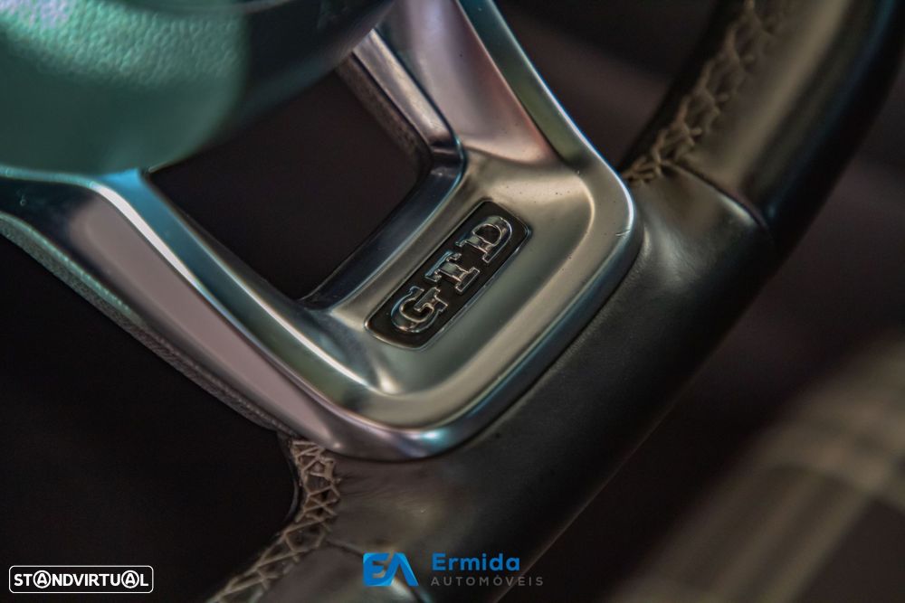 VW Golf 2.0 TDI GTD DSG - 33